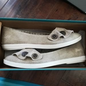 Blowfish beige flats
